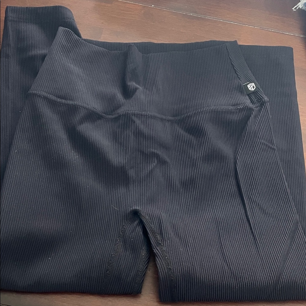 Black Ribbed Leggings cropped